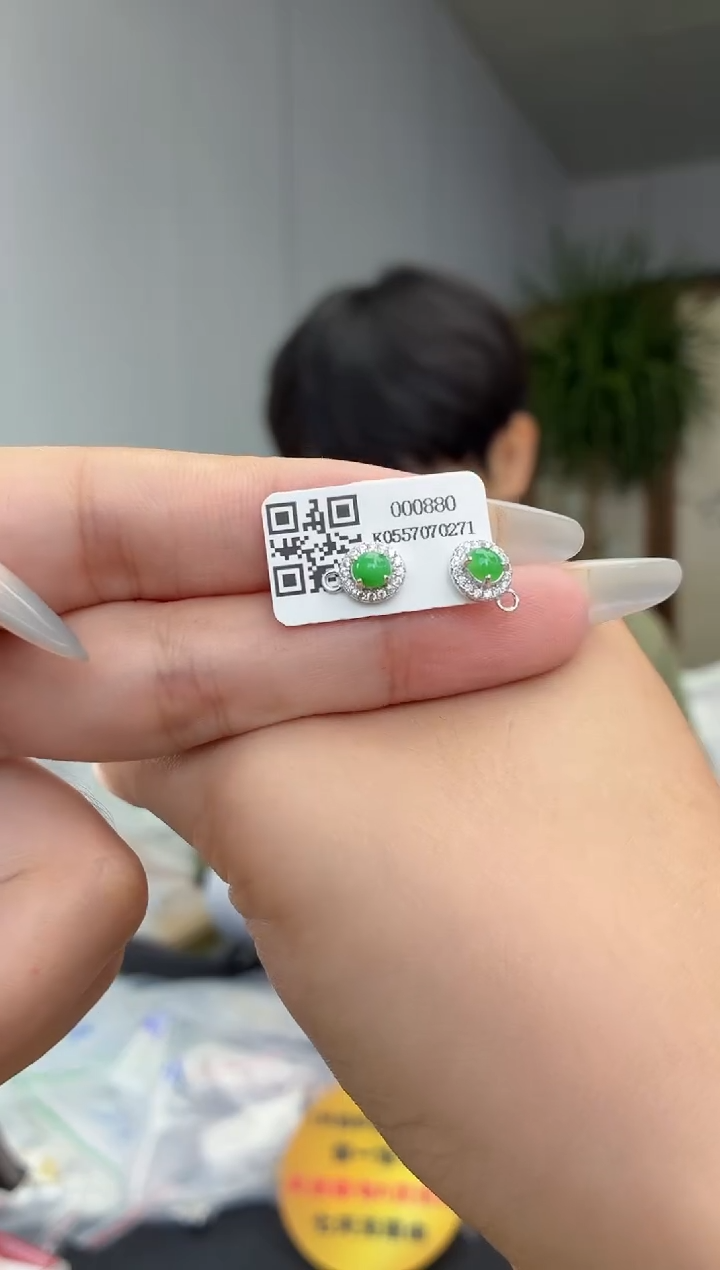 颈饰银S925镶嵌翡翠1111111