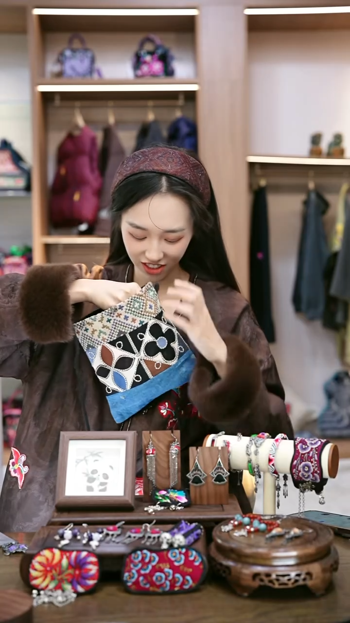 织绣L21黔东南苗族刺绣