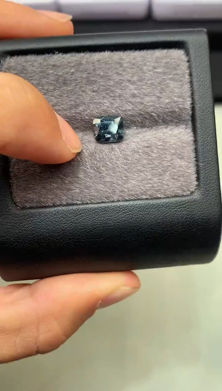 【闪购商品】定制尖晶石裸石未镶嵌枕型 灰绿色调尖晶石 2.11ct