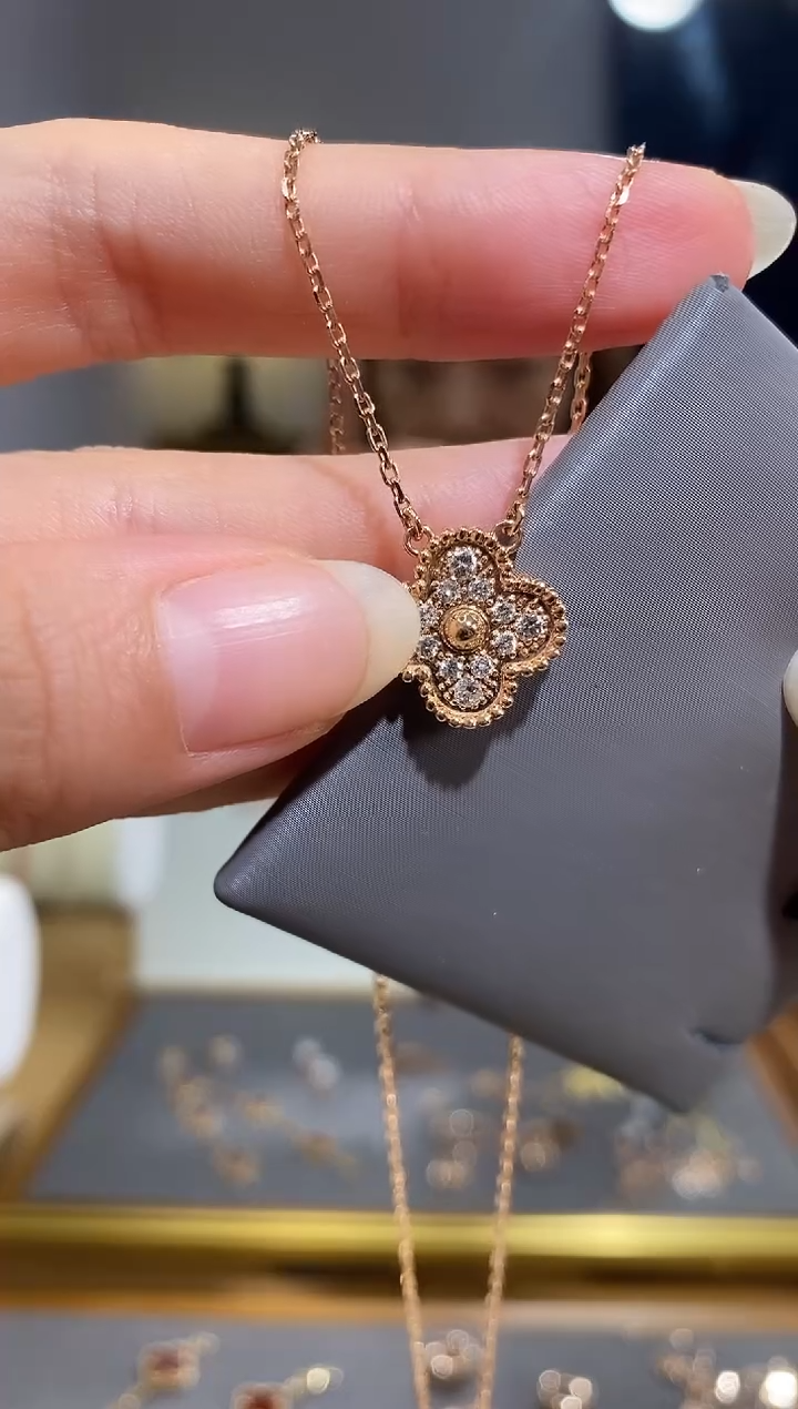 项链18K金镶嵌钻石项链