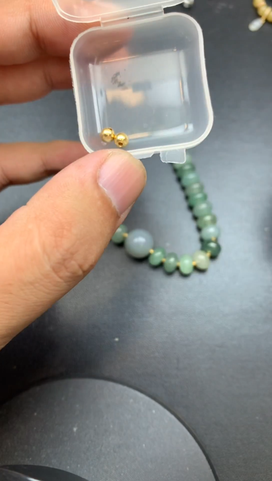 颈饰未镶嵌翡翠?****己单珠4mm