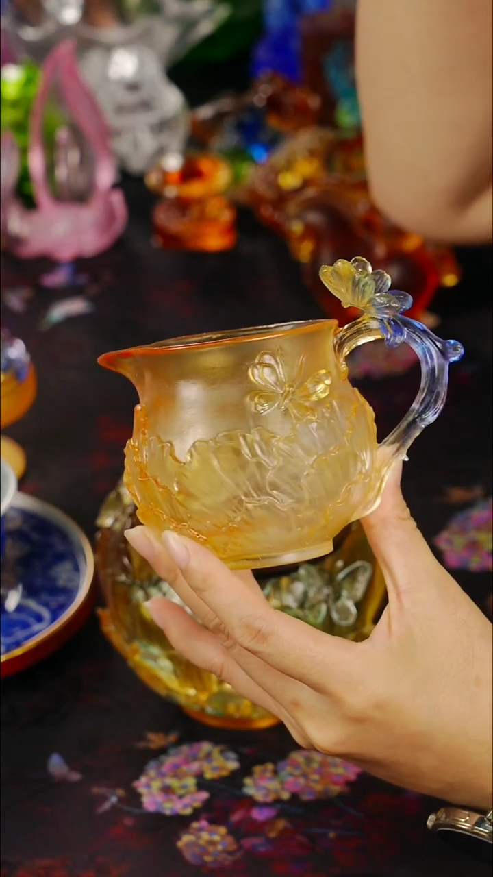 琉璃一盏清茗，一席美器