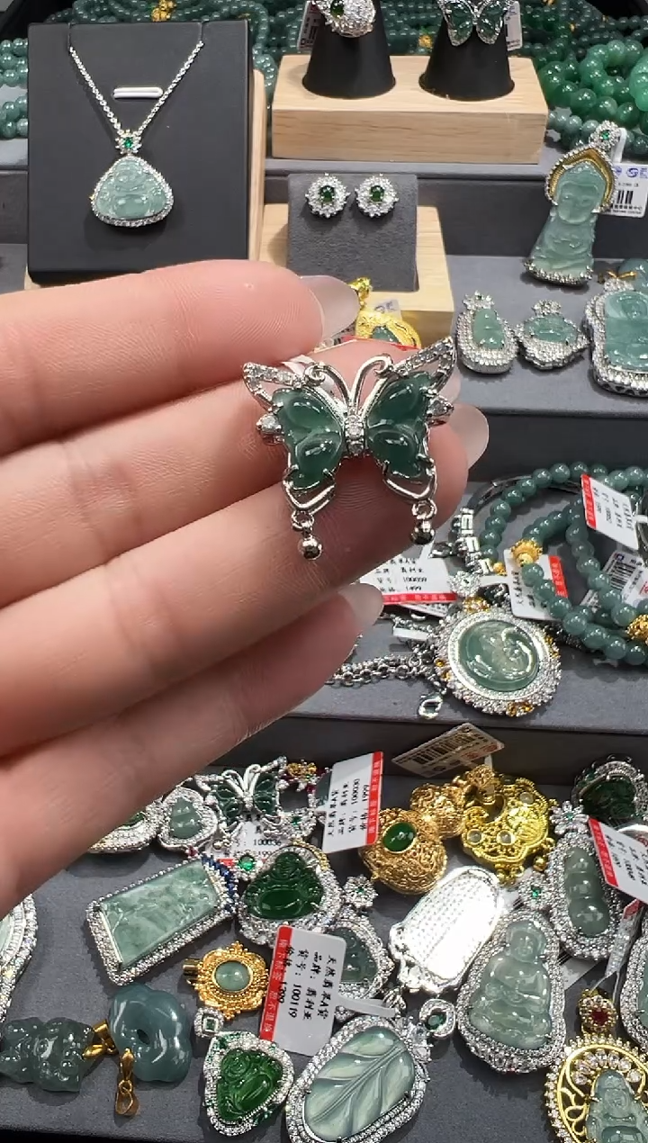 【闪购商品】翡翠吊坠(赠链)未镶嵌翡翠A货源头工厂带证书发