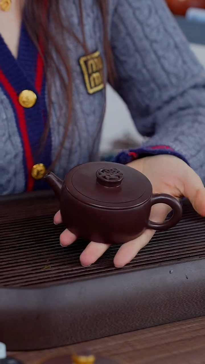 【闪购商品】紫砂茶壶福汉瓦紫泥刻绘紫砂壶