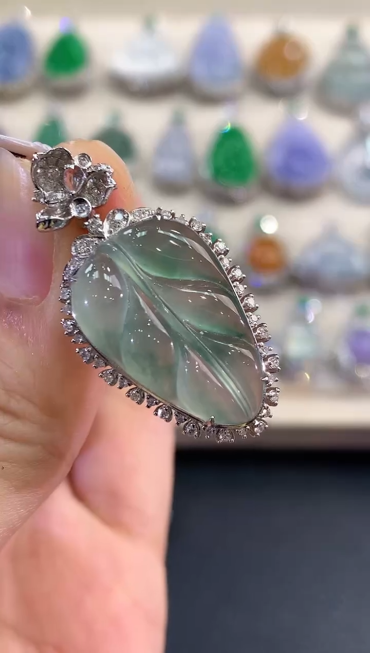 【闪购商品】翡翠吊坠(不含链)18K金镶嵌 C144