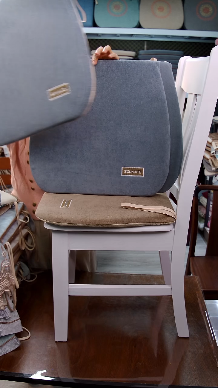 布平绒刺绣：灰色4个