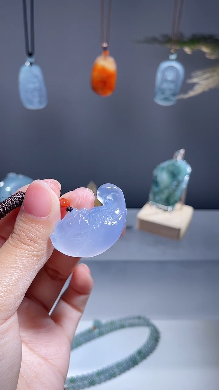 未镶嵌颈饰玛瑙/玉髓龙鱼