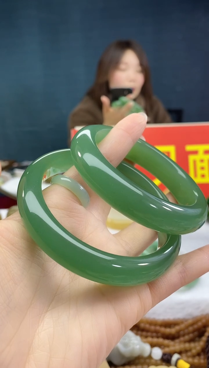 【闪购商品】石英质玉手镯未镶嵌1