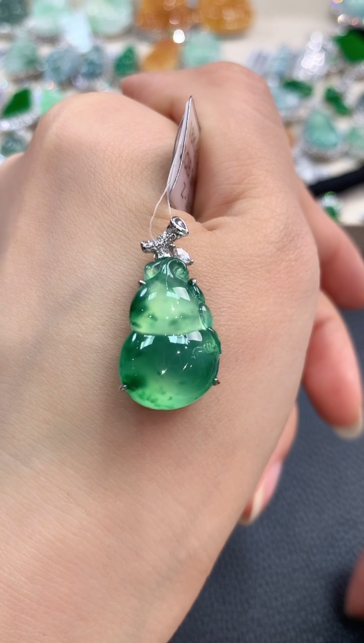 【闪购商品】翡翠吊坠(不含链)18K金镶嵌m30       