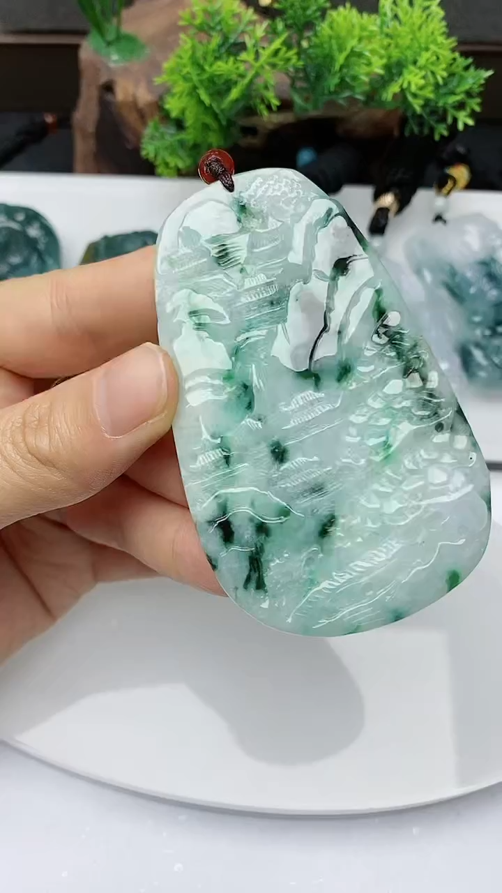 【闪购商品】翡翠颈饰未镶嵌        