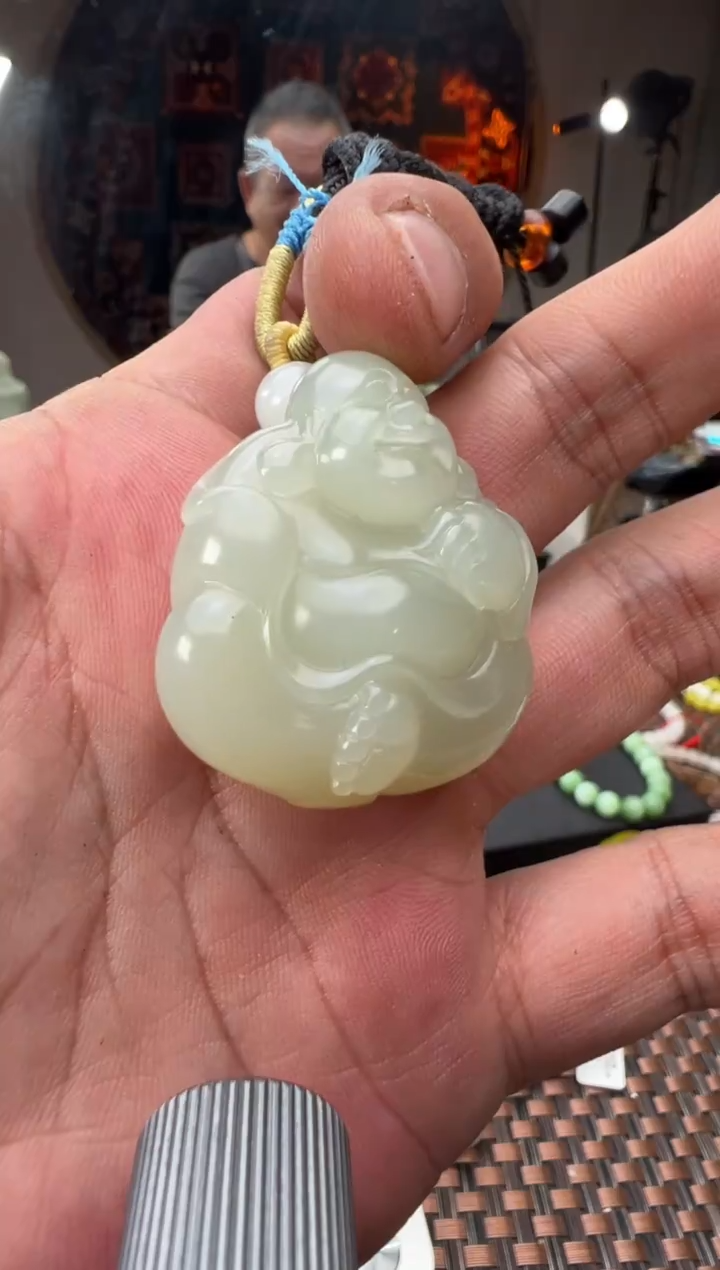 吊坠(赠链)未镶嵌和田玉7****7且末料迪克兰佛公吊坠
