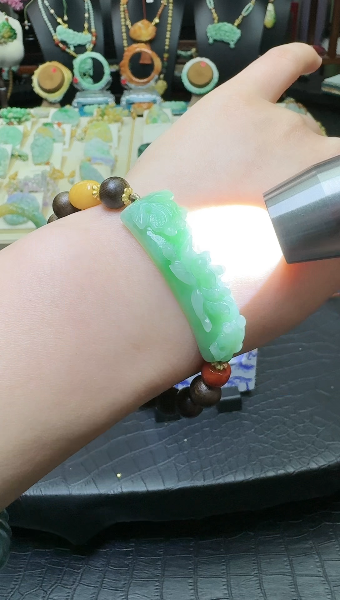 【闪购商品】翡翠手串未镶嵌天然翡翠莲花手牌