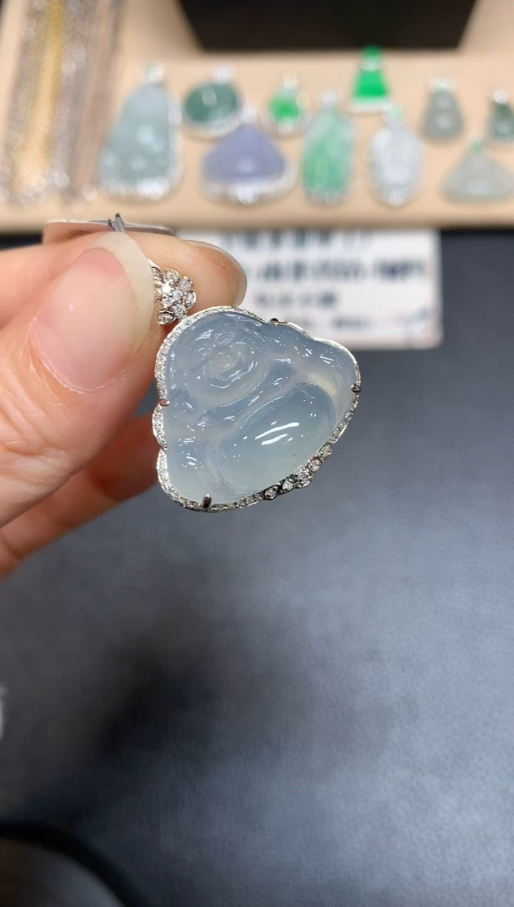 【闪购商品】翡翠颈饰18K金镶嵌佛公【无服务费