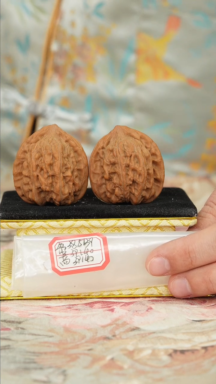 【闪购商品】文玩核桃把件赤龙鸡心