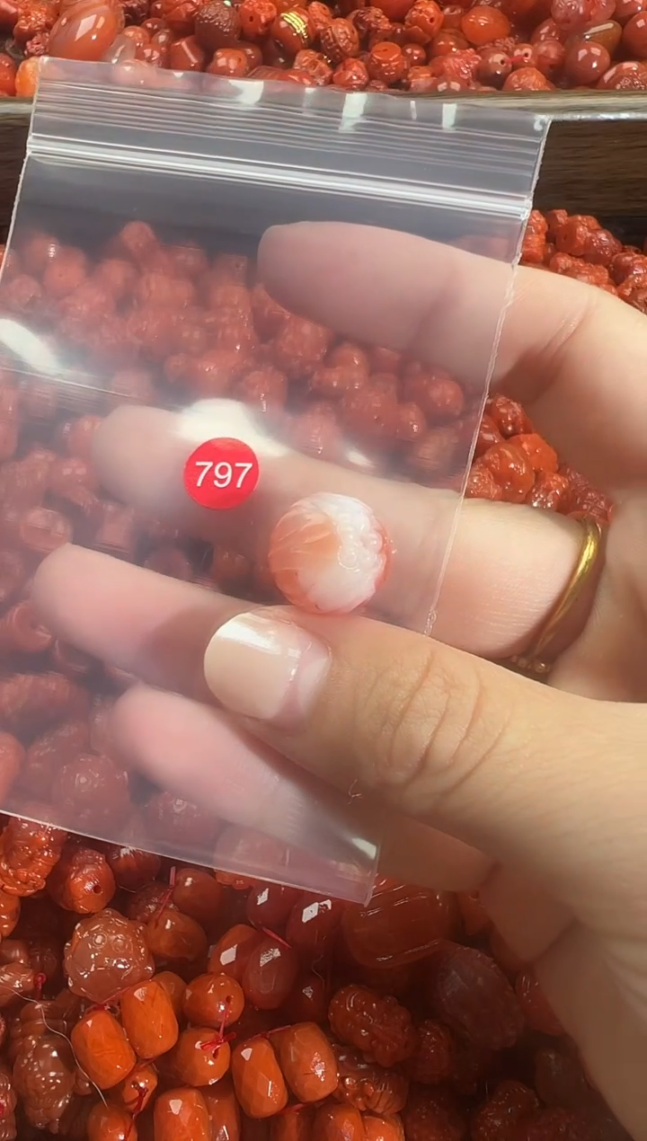 颈饰未镶嵌南红玛瑙1