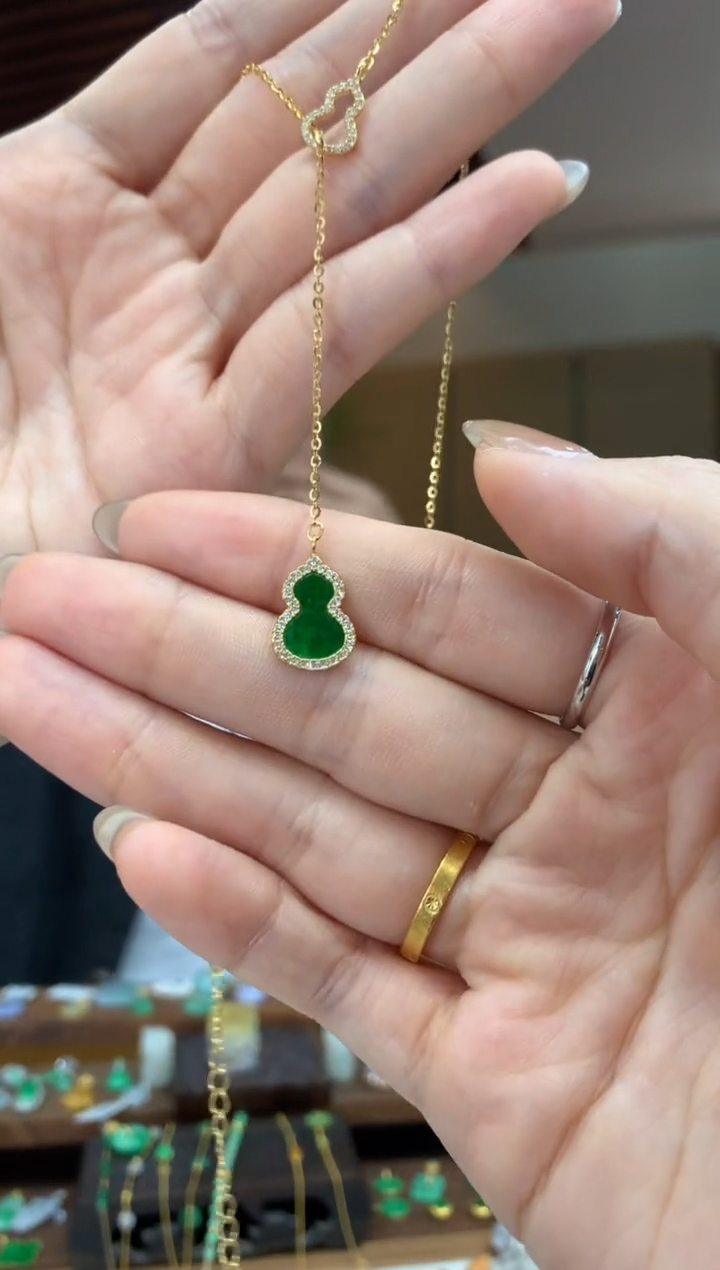 翡翠未镶嵌吊坠(不含链)葫芦