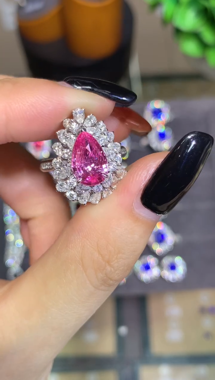 戒指彩色蓝宝石18K金镶嵌2.04CT