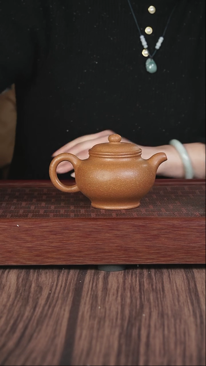 【闪购商品】紫砂茶壶黄降坡   掇只