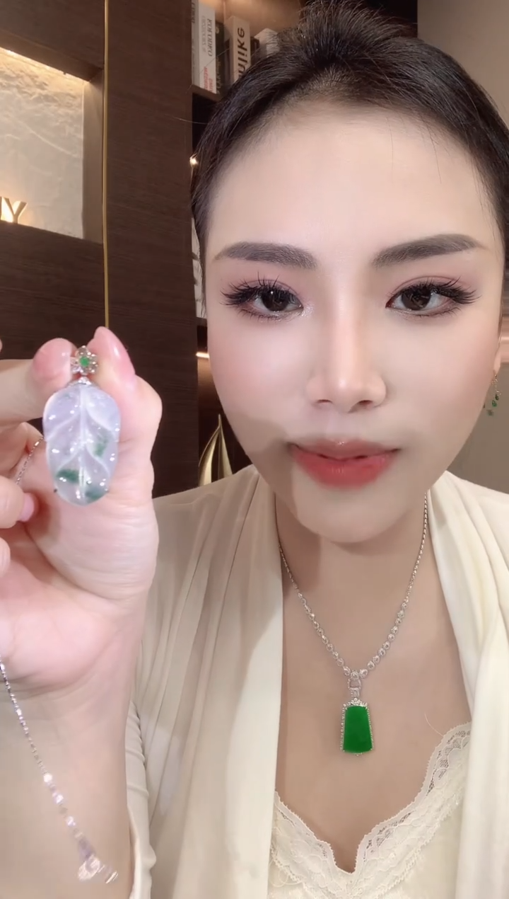 吊坠(不含链)18K金镶嵌翡翠A38