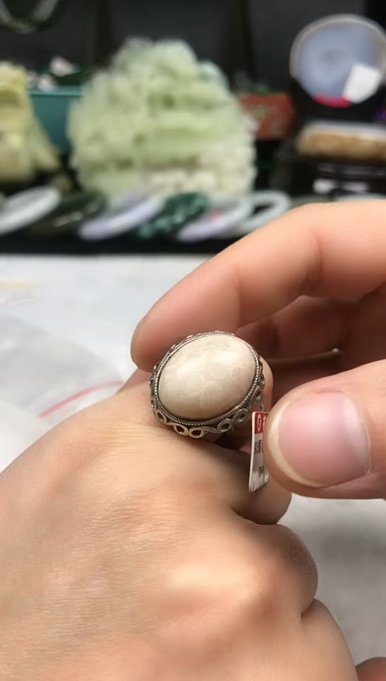 【闪购商品】石英质玉吊坠(赠链)银S925镶嵌戒指