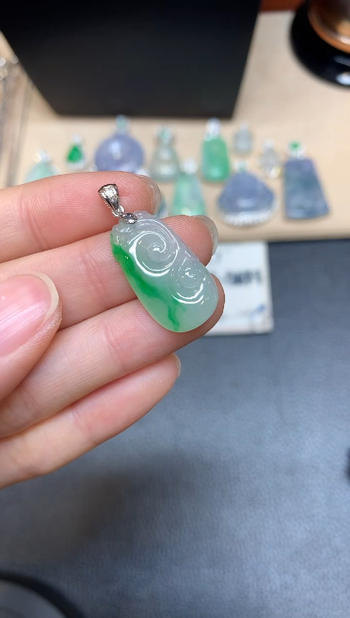 【闪购商品】翡翠颈饰18K金镶嵌如意【无服务费多样性发其一