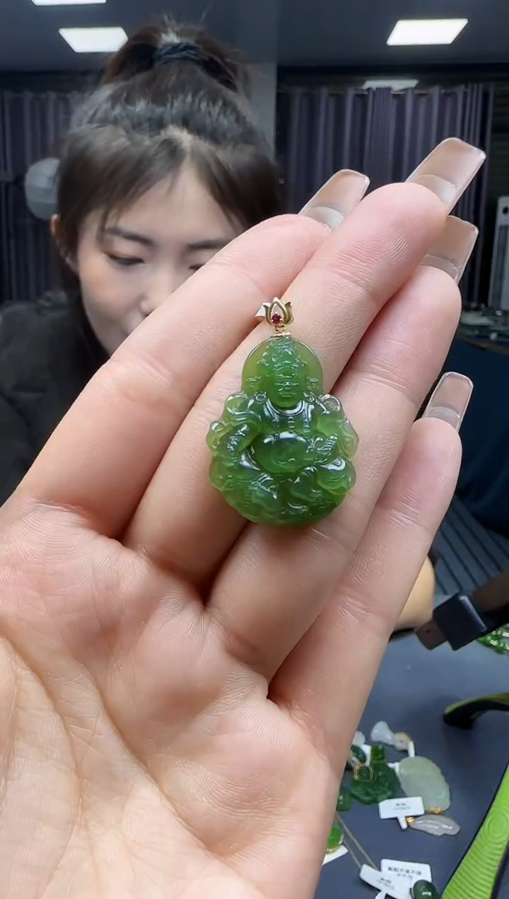 【闪购商品】和田玉挂件18K金镶嵌1