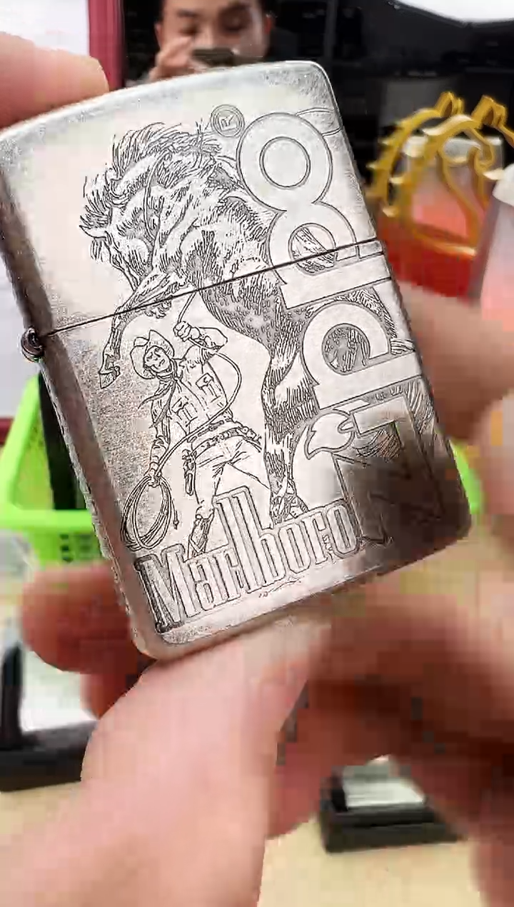 古银盔甲万机Zippo标