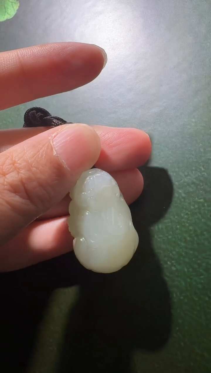 颈饰未镶嵌和田玉吊坠