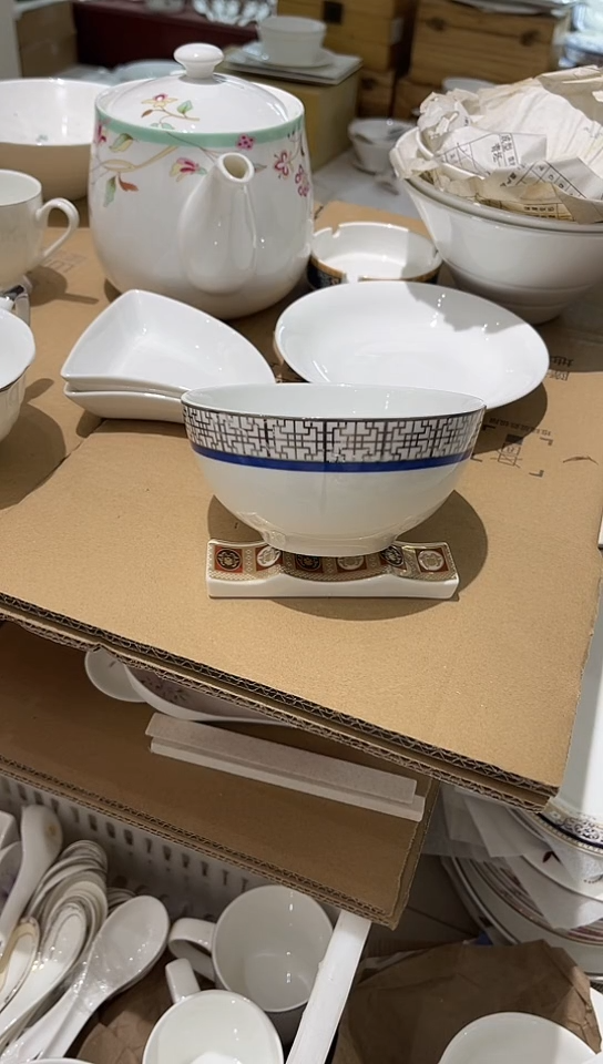 瓷5英寸澳碗蓝窗格1个