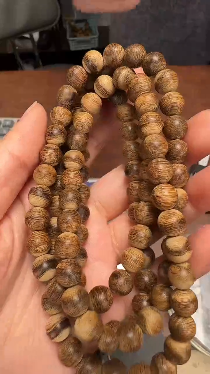 沉香手串野产区达拉干多圈0.8的34克+