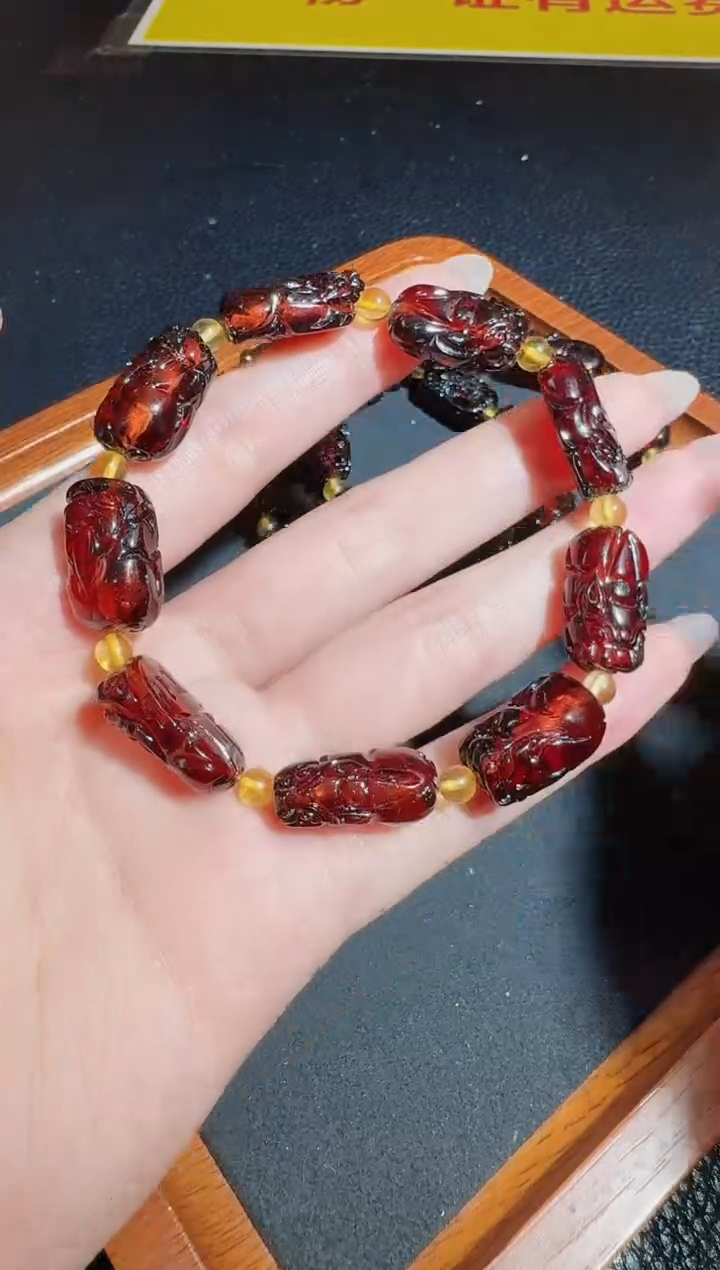 【闪购商品】琥珀裸石未镶嵌手串-发一件