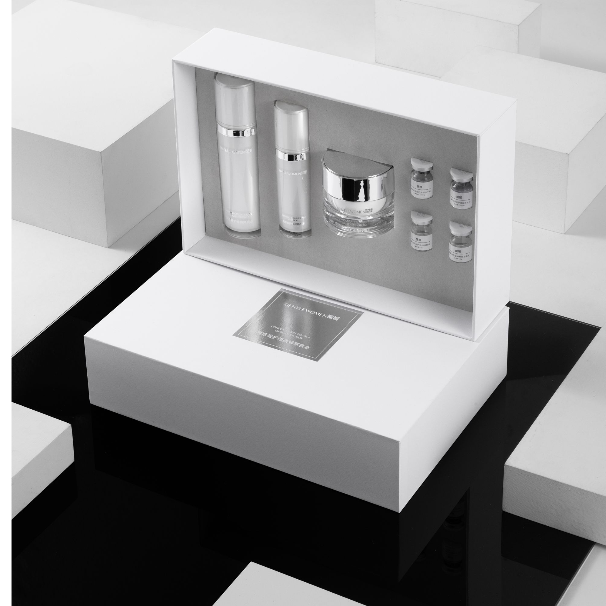 酩媛凝萃倍护修颜臻享套盒