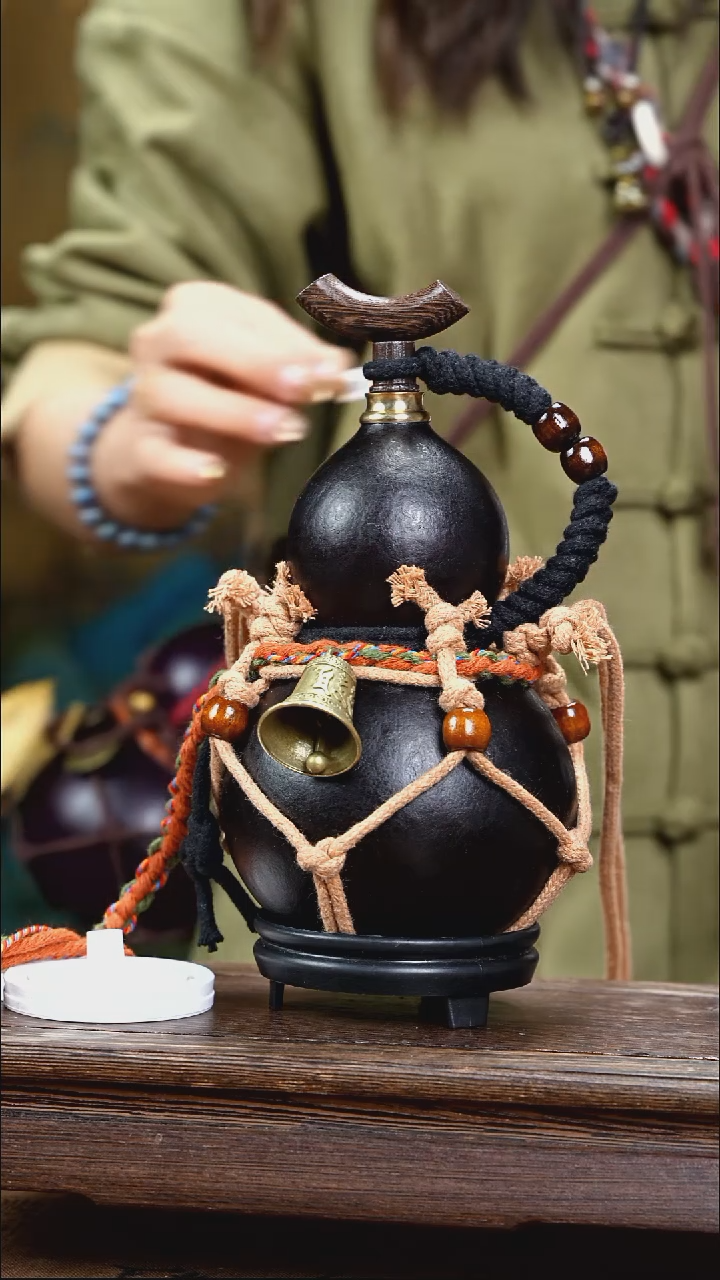 YB073复古网兜款天然酒葫芦（一物一拍）