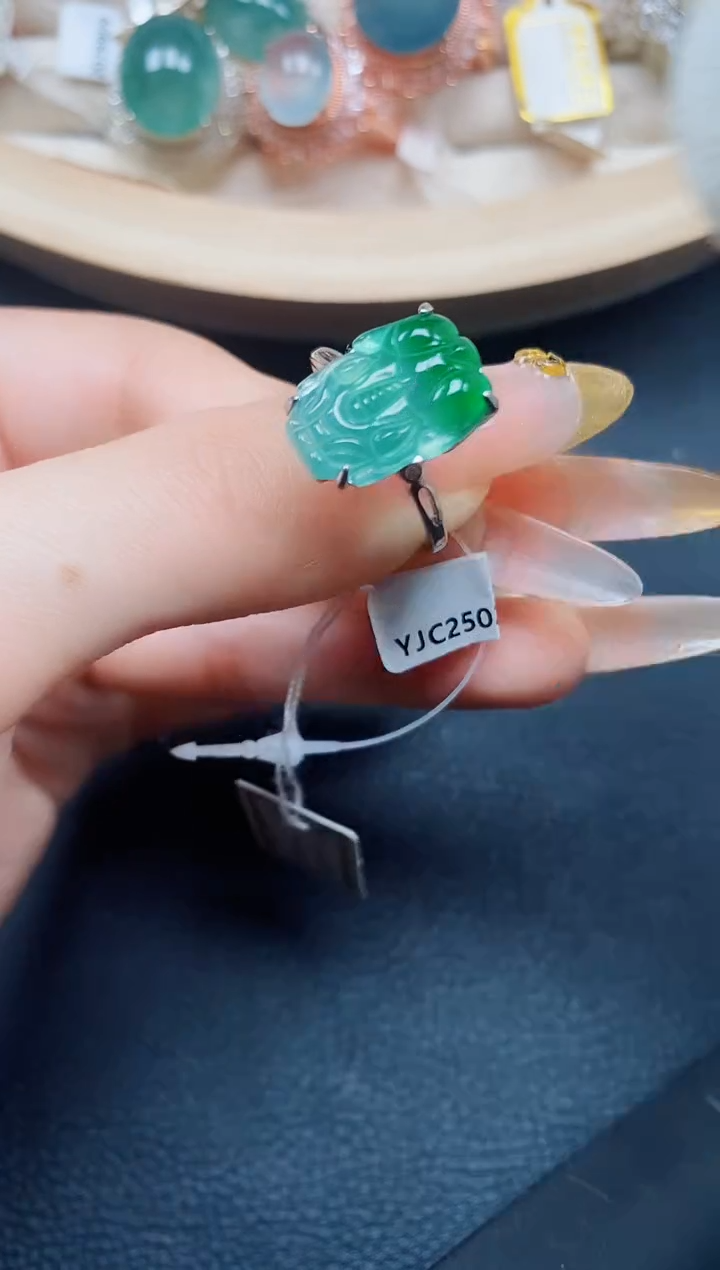 【闪购商品】翡翠戒指银S925镶嵌翡翠