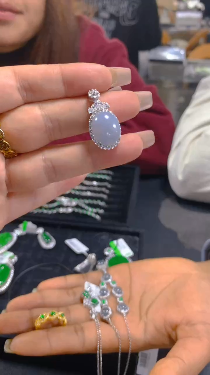 【闪购商品】翡翠吊坠(赠链)银S925镶嵌0397449429多样性发一