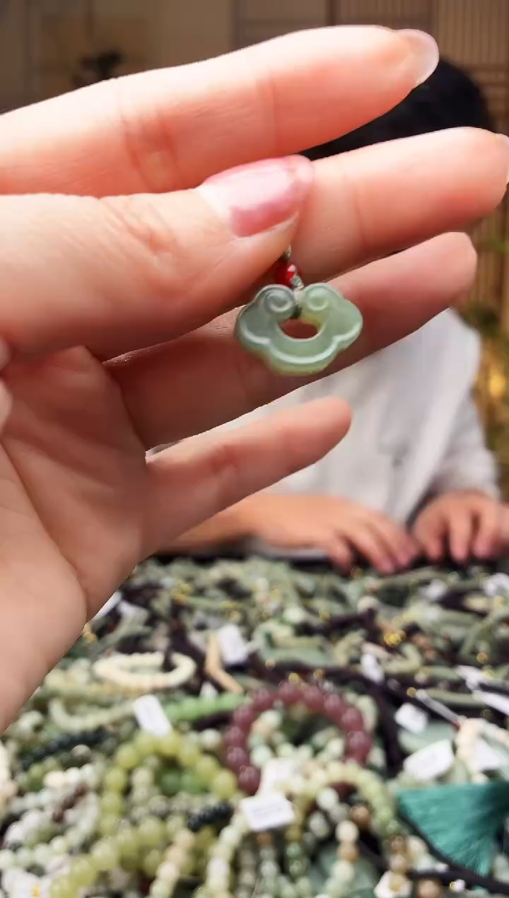 颈饰未镶嵌和田玉多样性发货，拍一发一