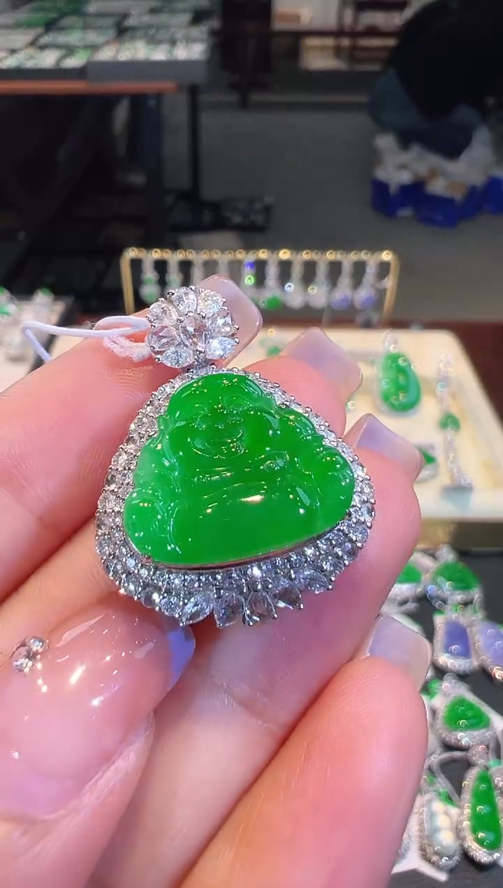 【闪购商品】翡翠吊坠(不含链)18K金镶嵌翡翠