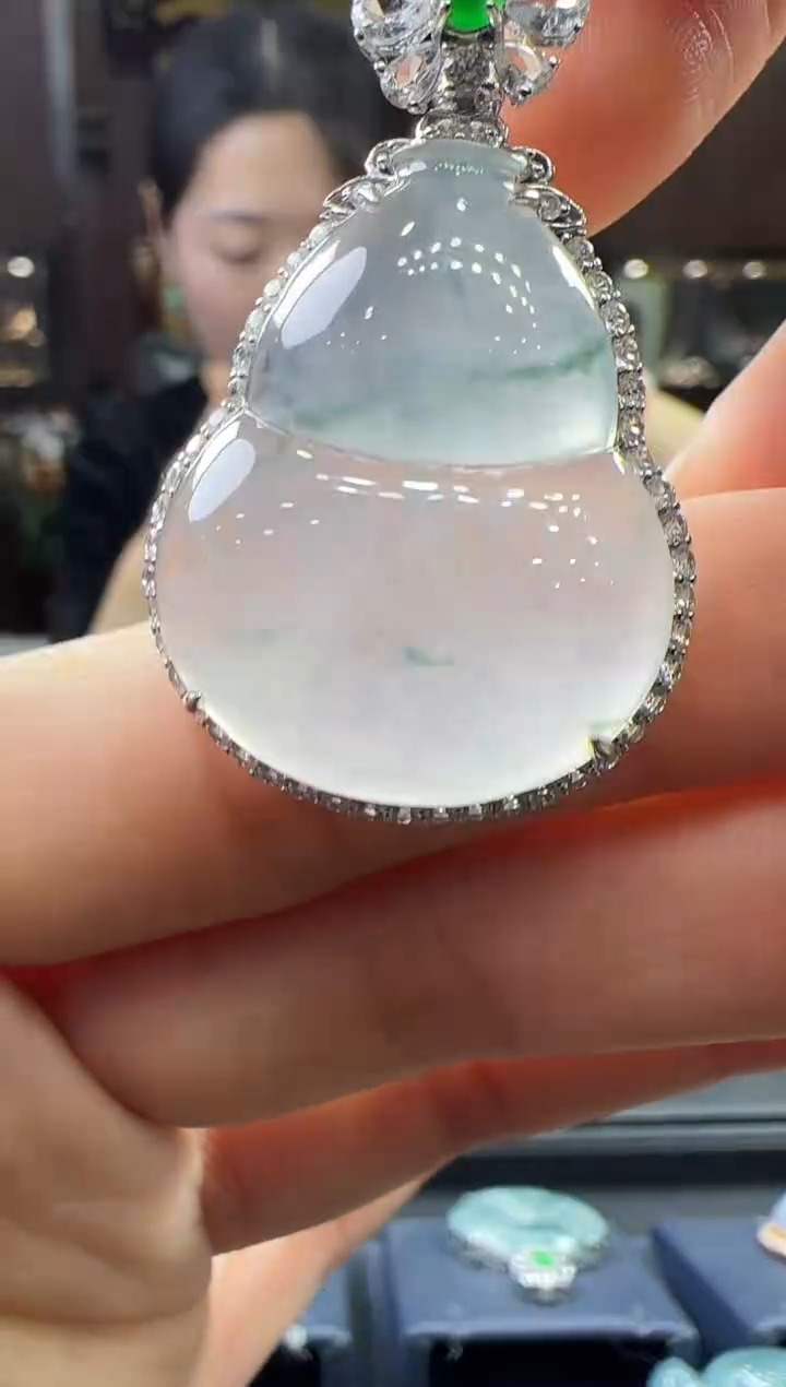 【闪购商品】翡翠挂件18K金镶嵌葫芦不含链