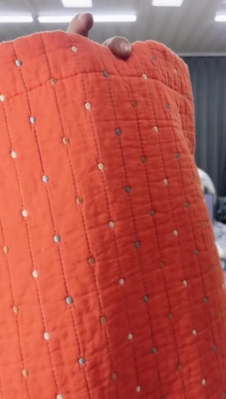 棉2.3*2.4橘色纯棉米粒绣床盖