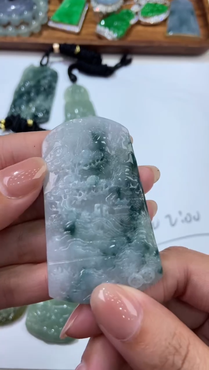 【闪购商品】翡翠未镶嵌颈饰2206812   