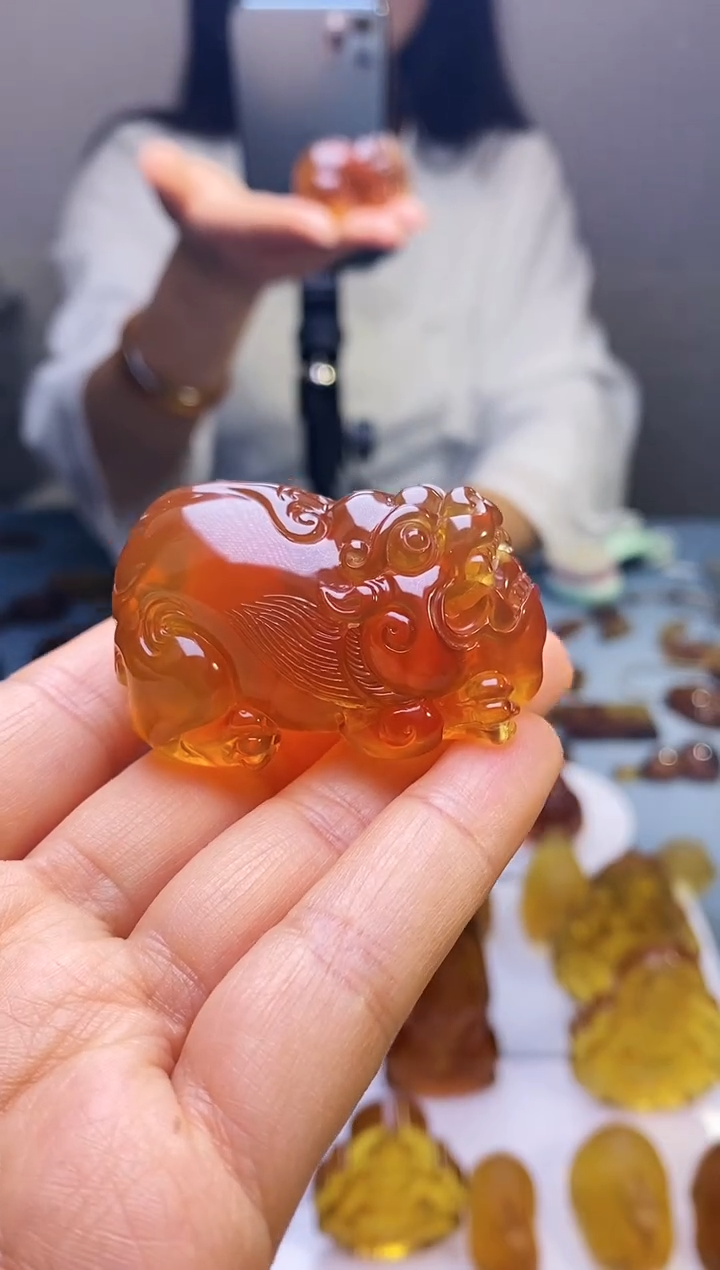 【闪购商品】琥珀吊坠(赠链)未镶嵌HP96-66（貔貅）