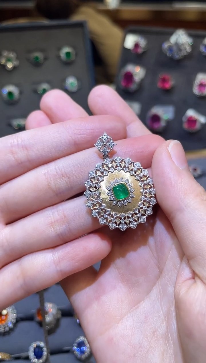 【闪购商品】祖母绿吊坠(不含链)18K金镶嵌/0.6ct