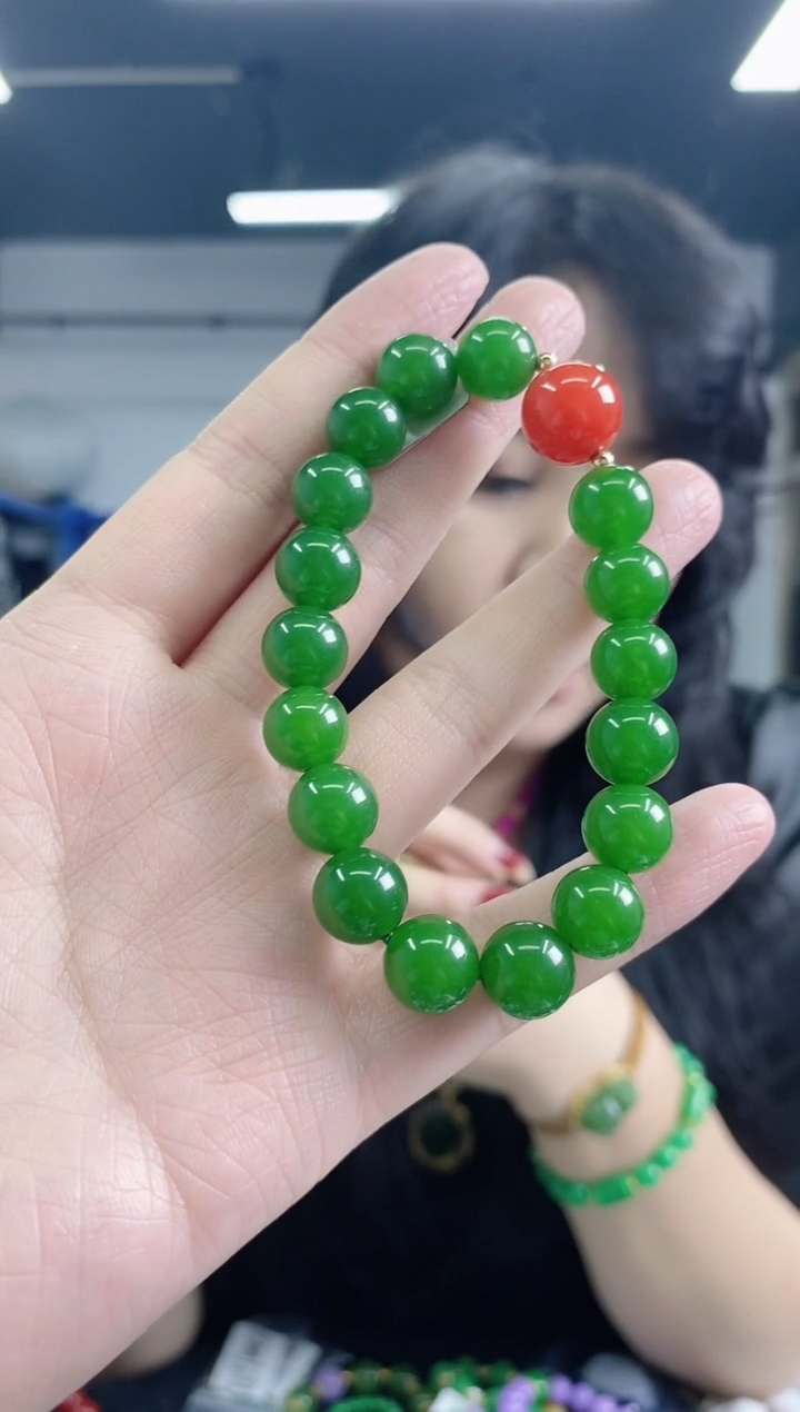 手串未镶嵌和田玉（碧玉）闪购链接未镶嵌多样性发其一，颜色微差