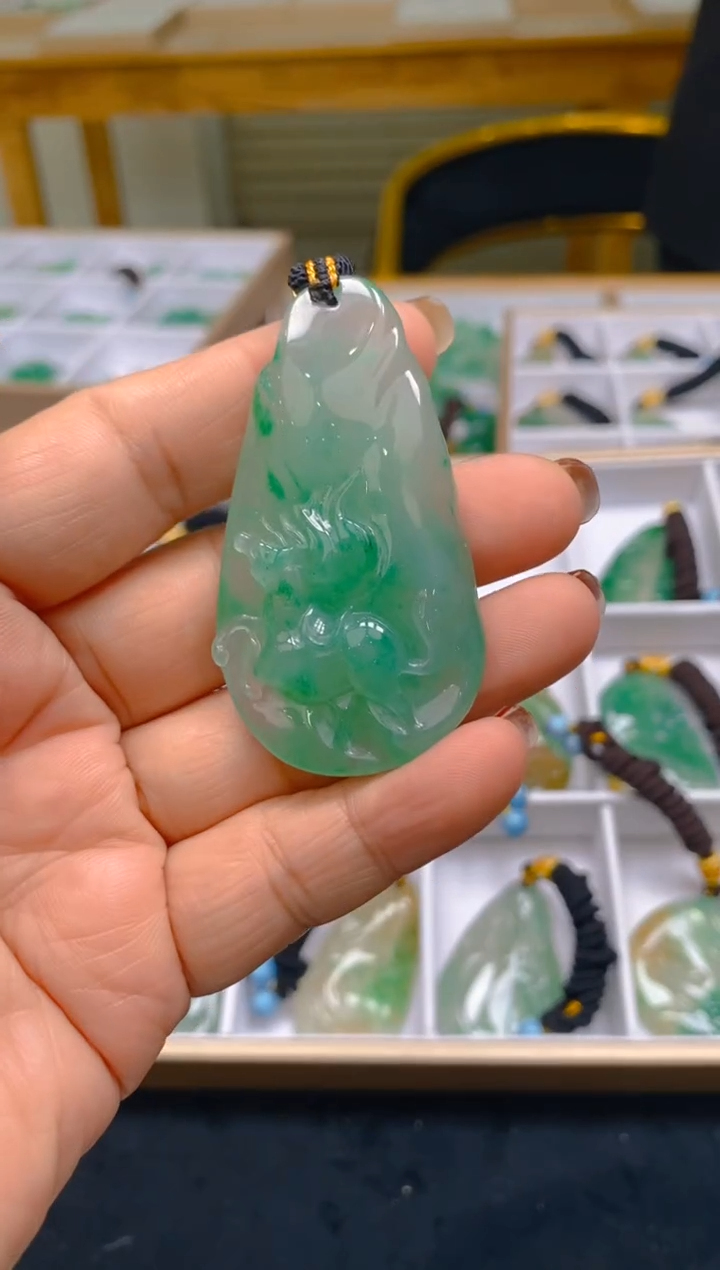 【闪购商品】石英质玉颈饰未镶嵌冰美人非洲翠1064