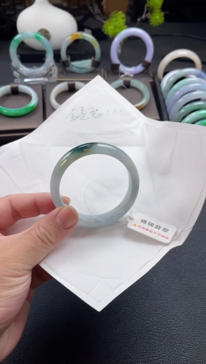【闪购商品】翡翠手镯未镶嵌有瑕疵 纹裂