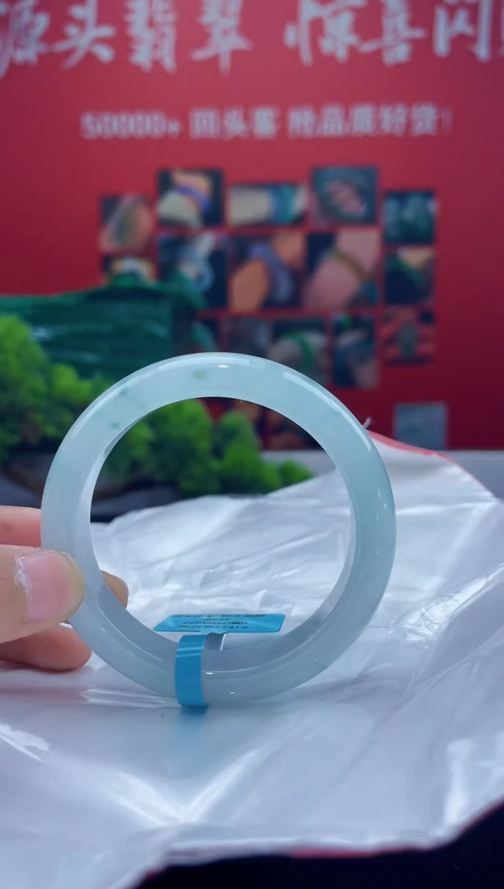 翡翠手镯未镶嵌手镯2