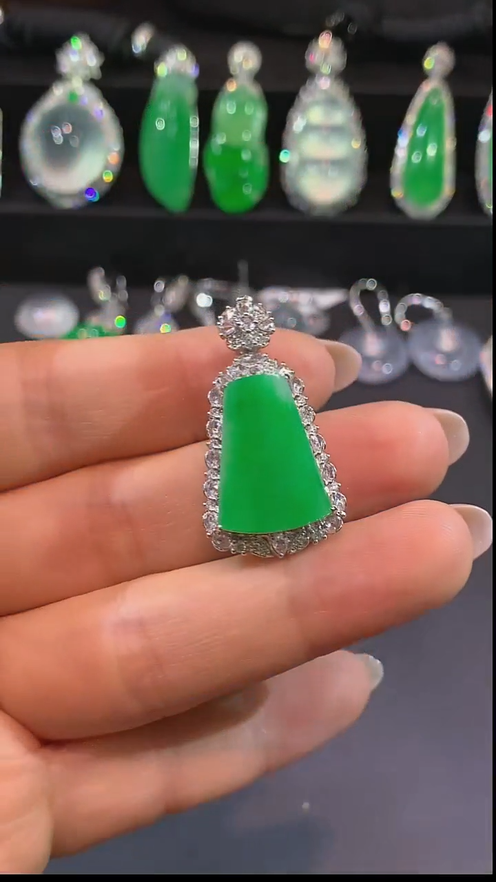 吊坠(不含链)18K金镶嵌翡翠吊坠