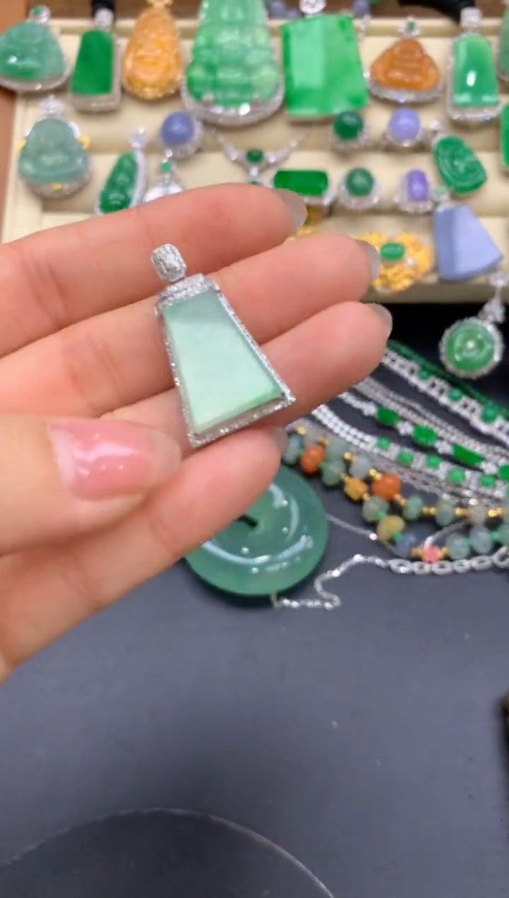 【闪购商品】翡翠颈饰18K金镶嵌363-中国好珍宝