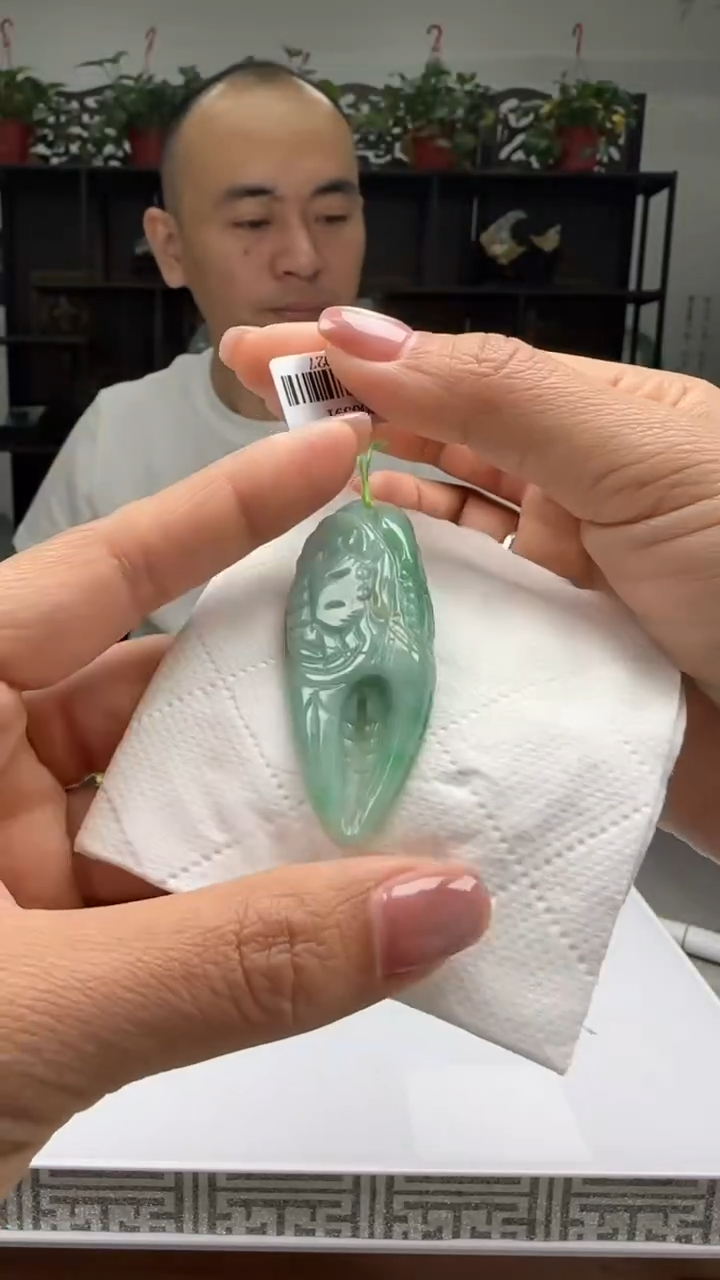 【闪购商品】翡翠颈饰未镶嵌天然翡翠A货吊坠