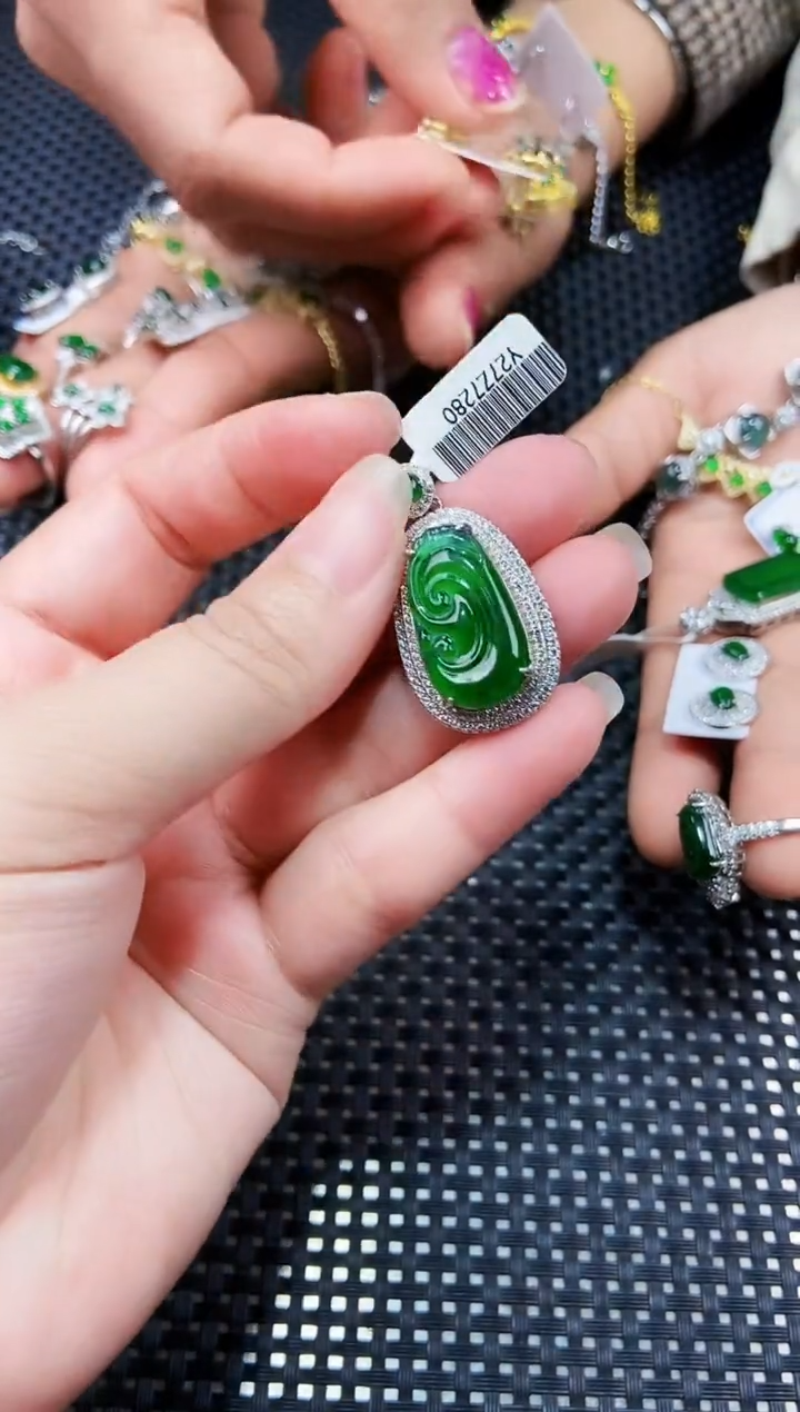 【闪购商品】翡翠吊坠(不含链)未镶嵌111111111